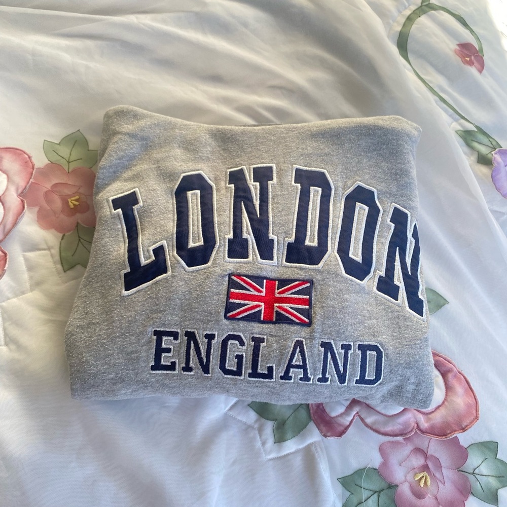 Super cozy and cute size medium gray London, England embroidered hoodie